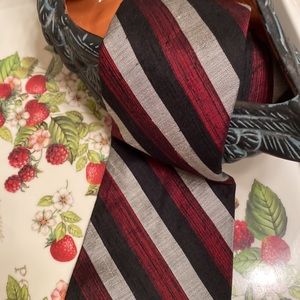 Tie P. Shinawatra 100% Thai Silk tie Made in Thailand 4” x 54”